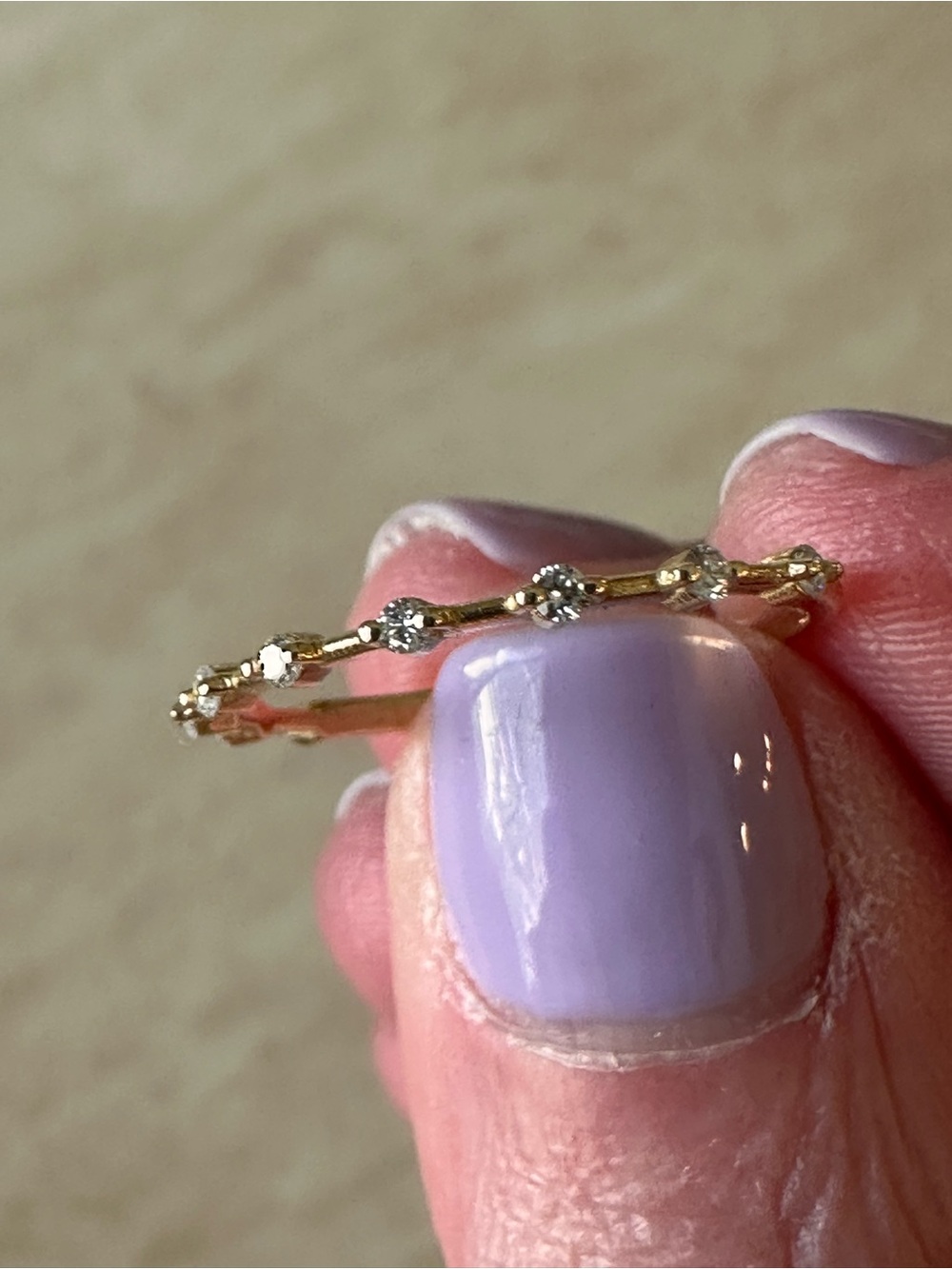 Brand new; perfect condition 
New Floating Diamonds Ring; 14k solid gold; size 7
